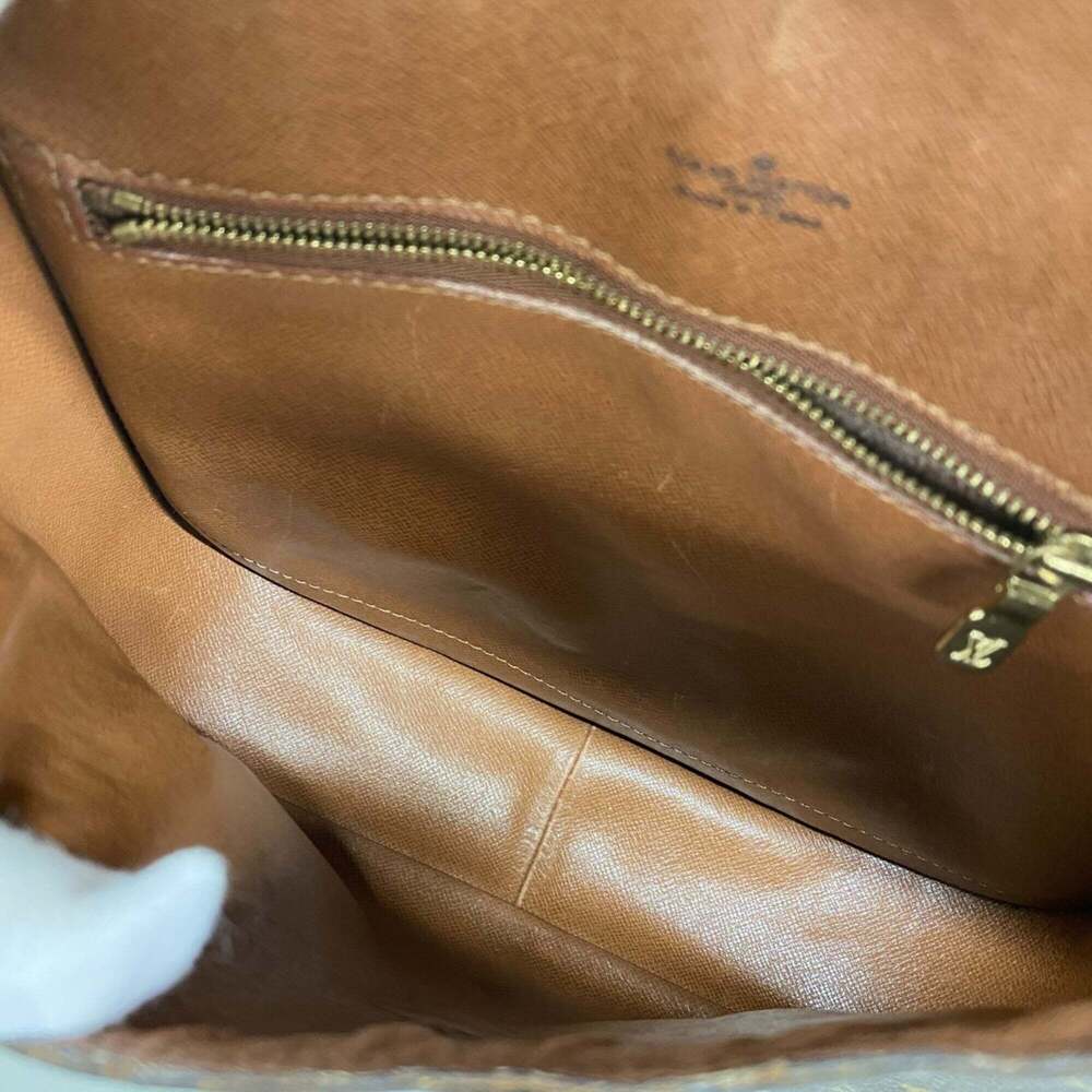 LOUIS VUITTON Brown Monogram Shoulder Bag - Picture 4 of 13